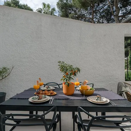 Modern Calahonda House W Large Terrace & Pool Hébergement de vacances